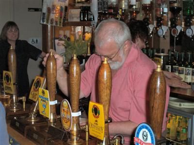 Bob pulls his last pint...