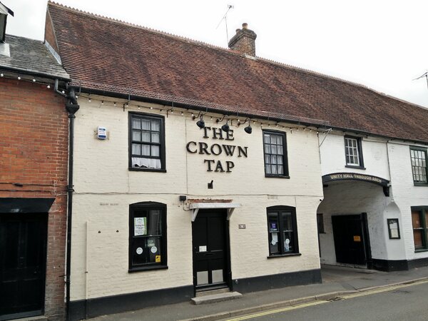 Crown Tap, Ringwood