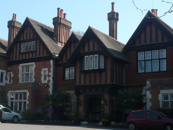 Elmers Court Hotel, Walhampton
